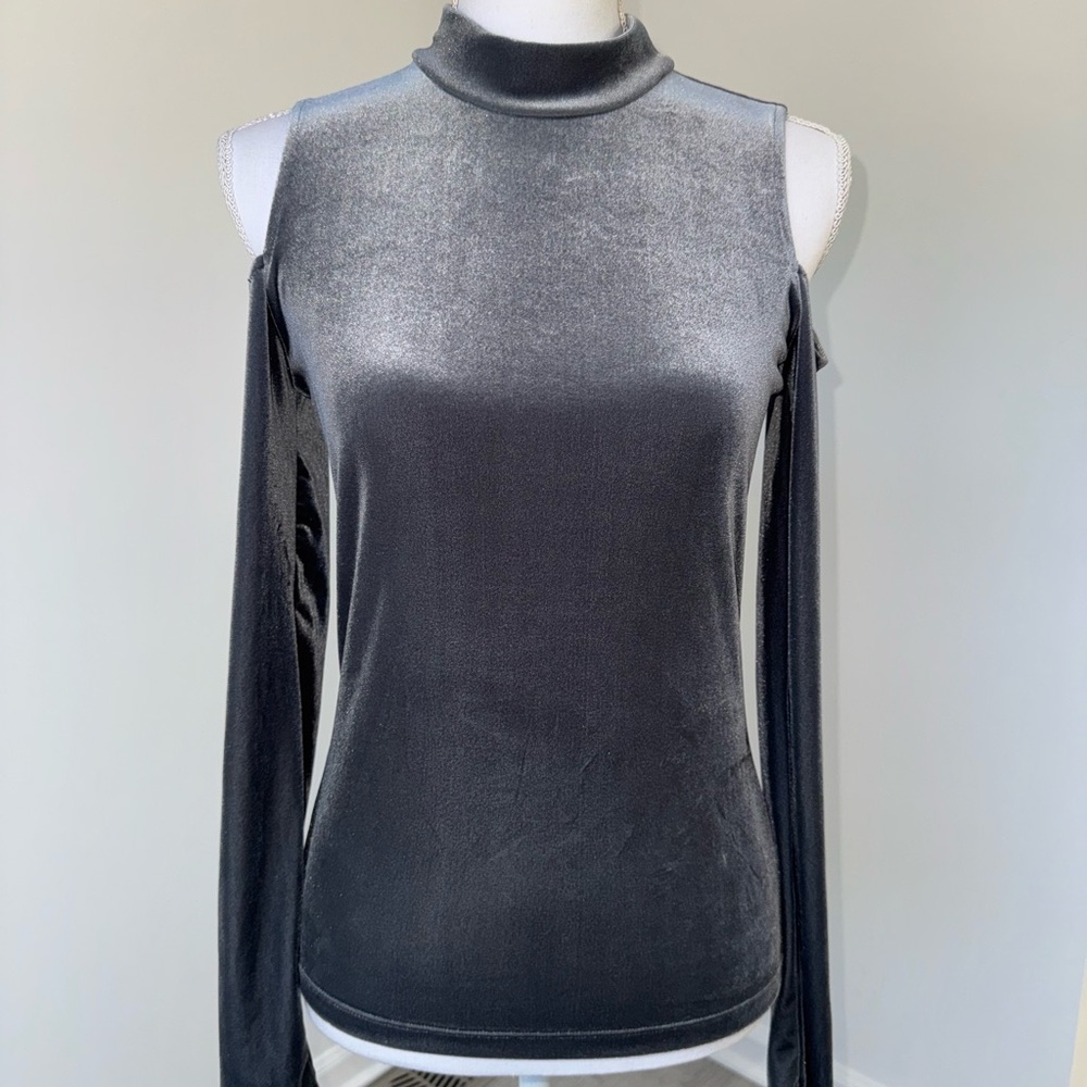 Aéropostale Gray Velvet Mock Neck Cold Shoulder Long Sleeve Top Women’s M‎